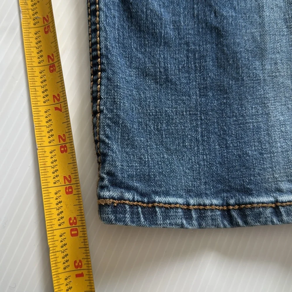 Wrangler Retro Slim Straight Men's Blue Jeans.  Size 32 x 32